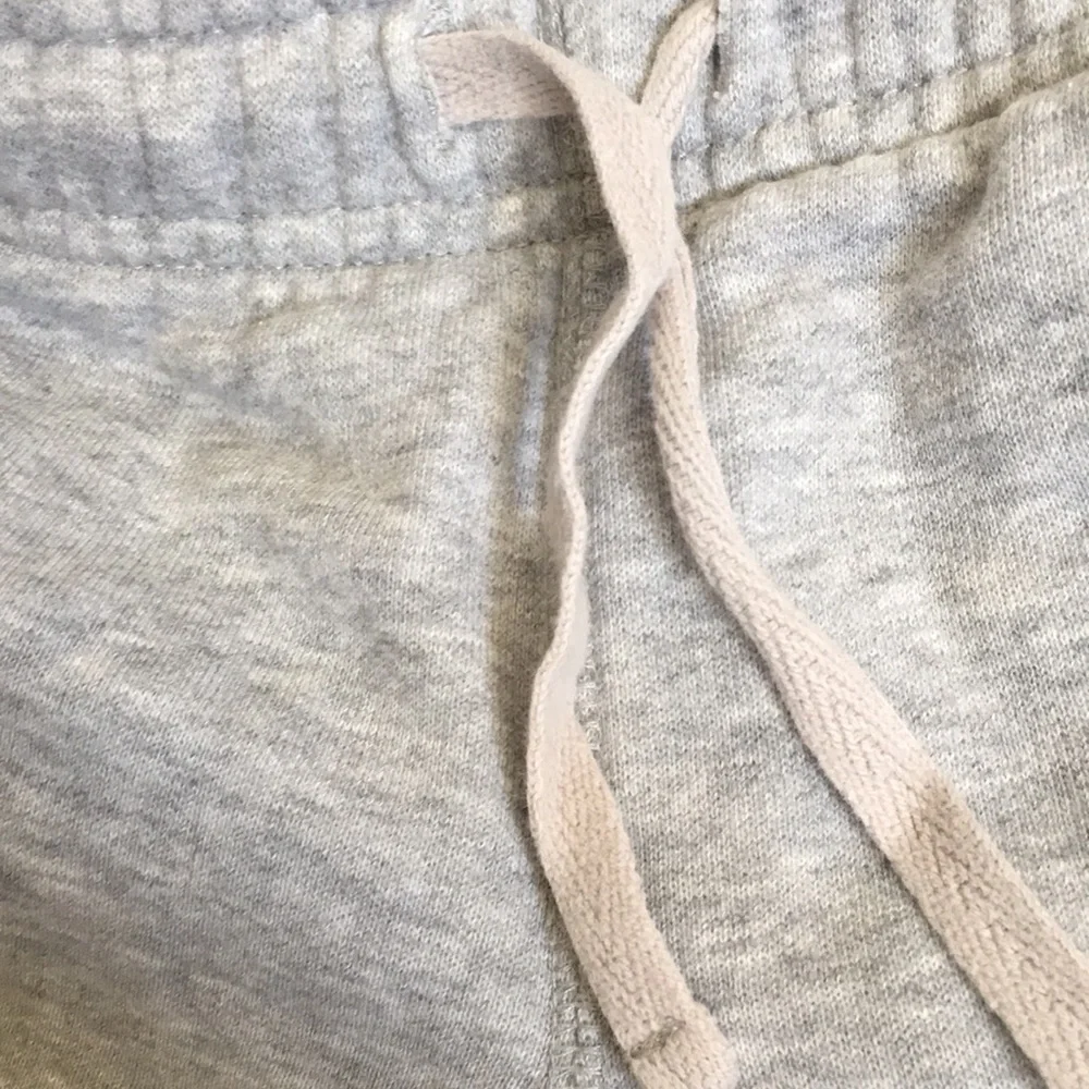 FINAL MARKDOWN OSHKOSH Sweat Pants (3T)